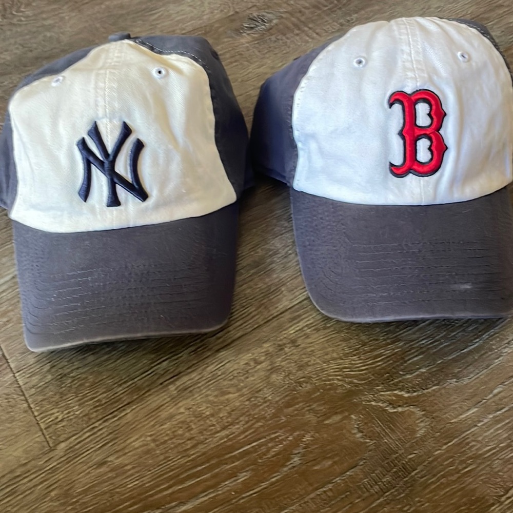 Lot of New York Yankees Boston Red Socks hats